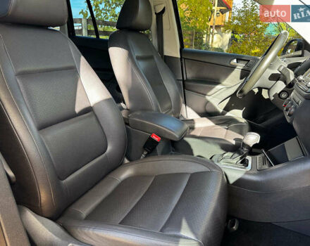 Черный Фольксваген Тигуан, объемом двигателя 2 л и пробегом 166 тыс. км за 12290 $, фото 27 на Automoto.ua