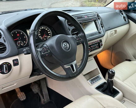 Чорний Фольксваген Тігуан, об'ємом двигуна 2 л та пробігом 234 тис. км за 15500 $, фото 11 на Automoto.ua