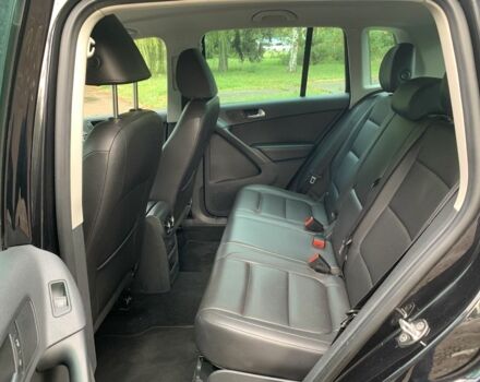 Черный Фольксваген Тигуан, объемом двигателя 2 л и пробегом 130 тыс. км за 10200 $, фото 6 на Automoto.ua