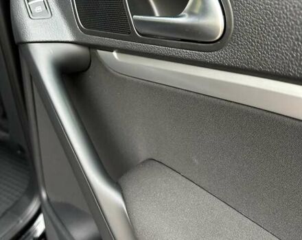 Черный Фольксваген Тигуан, объемом двигателя 1.99 л и пробегом 225 тыс. км за 14950 $, фото 77 на Automoto.ua