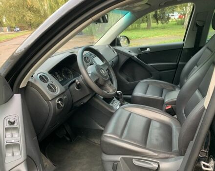 Черный Фольксваген Тигуан, объемом двигателя 2 л и пробегом 130 тыс. км за 10200 $, фото 5 на Automoto.ua