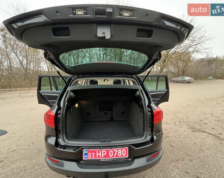 Черный Фольксваген Тигуан, объемом двигателя 1.99 л и пробегом 320 тыс. км за 14499 $, фото 134 на Automoto.ua