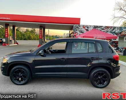 Черный Фольксваген Тигуан, объемом двигателя 2 л и пробегом 181 тыс. км за 9200 $, фото 6 на Automoto.ua