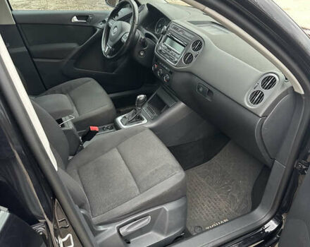 Черный Фольксваген Тигуан, объемом двигателя 1.98 л и пробегом 210 тыс. км за 10500 $, фото 7 на Automoto.ua