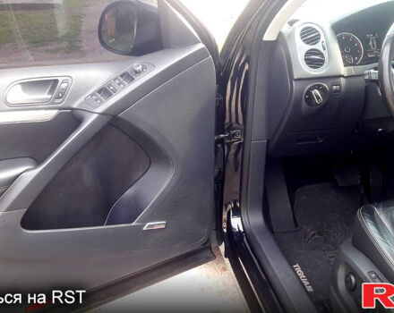 Чорний Фольксваген Тігуан, об'ємом двигуна 2 л та пробігом 183 тис. км за 12500 $, фото 10 на Automoto.ua