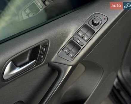 Черный Фольксваген Тигуан, объемом двигателя 1.98 л и пробегом 173 тыс. км за 10799 $, фото 8 на Automoto.ua