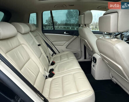 Чорний Фольксваген Тігуан, об'ємом двигуна 2 л та пробігом 234 тис. км за 15500 $, фото 19 на Automoto.ua