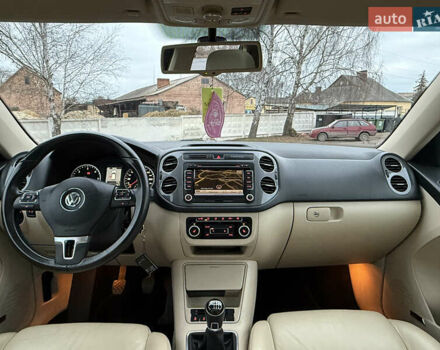 Чорний Фольксваген Тігуан, об'ємом двигуна 2 л та пробігом 234 тис. км за 15500 $, фото 8 на Automoto.ua