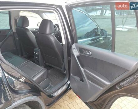 Чорний Фольксваген Тігуан, об'ємом двигуна 2 л та пробігом 227 тис. км за 8999 $, фото 13 на Automoto.ua