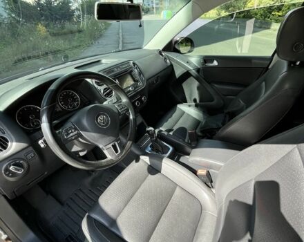 Черный Фольксваген Тигуан, объемом двигателя 2 л и пробегом 176 тыс. км за 12499 $, фото 5 на Automoto.ua