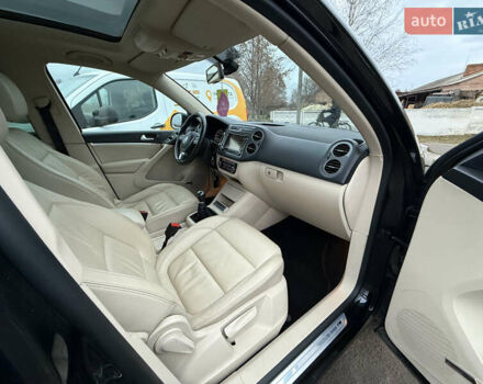 Чорний Фольксваген Тігуан, об'ємом двигуна 2 л та пробігом 234 тис. км за 15500 $, фото 17 на Automoto.ua