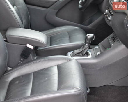 Чорний Фольксваген Тігуан, об'ємом двигуна 1.98 л та пробігом 130 тис. км за 11999 $, фото 25 на Automoto.ua