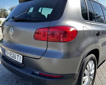 Черный Фольксваген Тигуан, объемом двигателя 1.97 л и пробегом 215 тыс. км за 15000 $, фото 4 на Automoto.ua