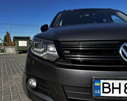Черный Фольксваген Тигуан, объемом двигателя 1.97 л и пробегом 215 тыс. км за 15000 $, фото 2 на Automoto.ua