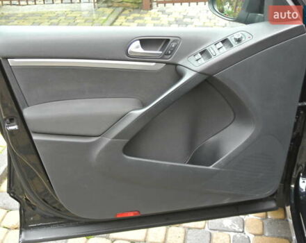 Чорний Фольксваген Тігуан, об'ємом двигуна 2 л та пробігом 168 тис. км за 15550 $, фото 12 на Automoto.ua