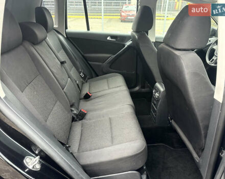 Чорний Фольксваген Тігуан, об'ємом двигуна 2 л та пробігом 165 тис. км за 9499 $, фото 13 на Automoto.ua