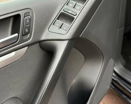 Черный Фольксваген Тигуан, объемом двигателя 1.99 л и пробегом 225 тыс. км за 14950 $, фото 69 на Automoto.ua