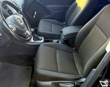 Чорний Фольксваген Тігуан, об'ємом двигуна 2 л та пробігом 190 тис. км за 13000 $, фото 4 на Automoto.ua