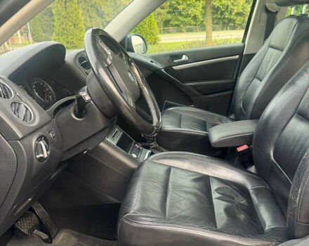 Чорний Фольксваген Тігуан, об'ємом двигуна 2 л та пробігом 260 тис. км за 13000 $, фото 6 на Automoto.ua