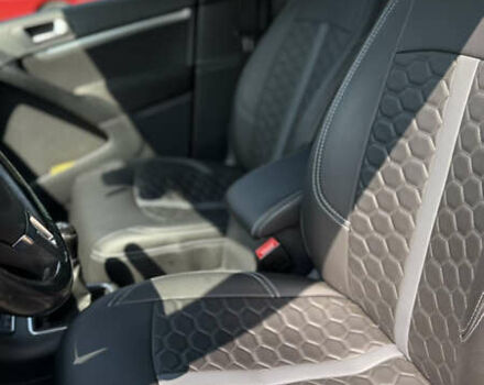 Черный Фольксваген Тигуан, объемом двигателя 1.97 л и пробегом 204 тыс. км за 14900 $, фото 3 на Automoto.ua