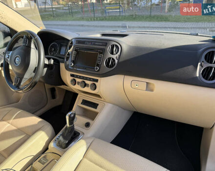 Чорний Фольксваген Тігуан, об'ємом двигуна 1.98 л та пробігом 115 тис. км за 10999 $, фото 7 на Automoto.ua