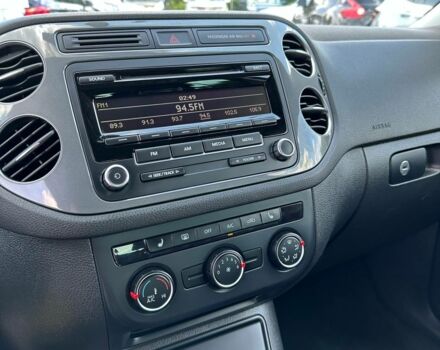 Черный Фольксваген Тигуан, объемом двигателя 2 л и пробегом 252 тыс. км за 10300 $, фото 12 на Automoto.ua