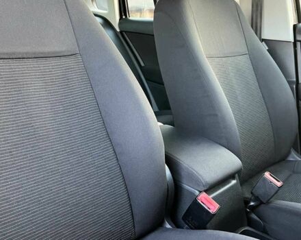 Чорний Фольксваген Тігуан, об'ємом двигуна 2 л та пробігом 200 тис. км за 10999 $, фото 23 на Automoto.ua