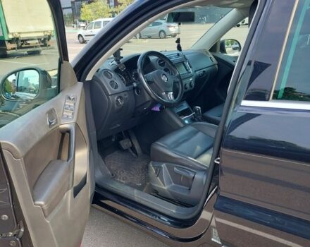 Черный Фольксваген Тигуан, объемом двигателя 2 л и пробегом 172 тыс. км за 12999 $, фото 4 на Automoto.ua