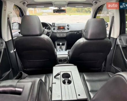 Чорний Фольксваген Тігуан, об'ємом двигуна 2 л та пробігом 200 тис. км за 12900 $, фото 9 на Automoto.ua