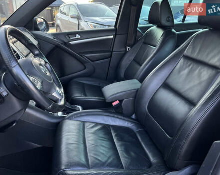 Чорний Фольксваген Тігуан, об'ємом двигуна 2 л та пробігом 159 тис. км за 14950 $, фото 21 на Automoto.ua