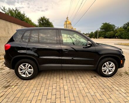 Чорний Фольксваген Тігуан, об'ємом двигуна 2 л та пробігом 229 тис. км за 10500 $, фото 6 на Automoto.ua