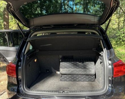 Черный Фольксваген Тигуан, объемом двигателя 2 л и пробегом 230 тыс. км за 13500 $, фото 7 на Automoto.ua