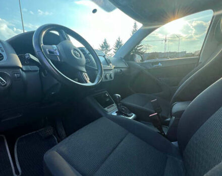 Черный Фольксваген Тигуан, объемом двигателя 1.98 л и пробегом 250 тыс. км за 10000 $, фото 4 на Automoto.ua