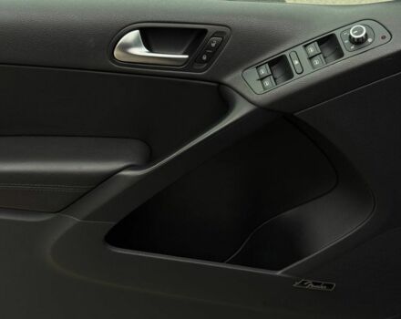 Черный Фольксваген Тигуан, объемом двигателя 2 л и пробегом 116 тыс. км за 11900 $, фото 17 на Automoto.ua