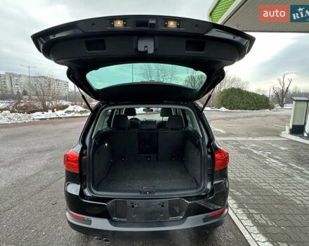 Чорний Фольксваген Тігуан, об'ємом двигуна 1.98 л та пробігом 168 тис. км за 13750 $, фото 104 на Automoto.ua