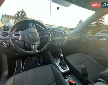 Черный Фольксваген Тигуан, объемом двигателя 1.98 л и пробегом 250 тыс. км за 10000 $, фото 3 на Automoto.ua