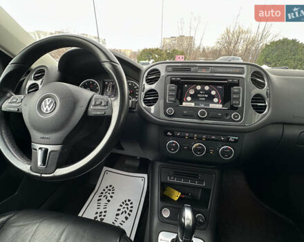 Чорний Фольксваген Тігуан, об'ємом двигуна 1.98 л та пробігом 168 тис. км за 13750 $, фото 98 на Automoto.ua