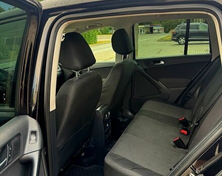 Чорний Фольксваген Тігуан, об'ємом двигуна 2 л та пробігом 229 тис. км за 10500 $, фото 10 на Automoto.ua