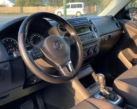 Чорний Фольксваген Тігуан, об'ємом двигуна 2 л та пробігом 200 тис. км за 10999 $, фото 8 на Automoto.ua