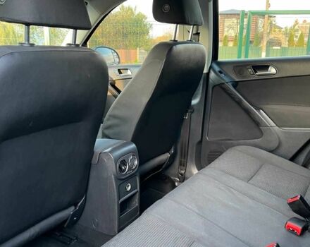 Чорний Фольксваген Тігуан, об'ємом двигуна 2 л та пробігом 200 тис. км за 10999 $, фото 21 на Automoto.ua