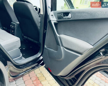 Чорний Фольксваген Тігуан, об'ємом двигуна 0 л та пробігом 240 тис. км за 11500 $, фото 17 на Automoto.ua
