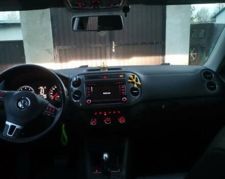 Черный Фольксваген Тигуан, объемом двигателя 1.98 л и пробегом 180 тыс. км за 11850 $, фото 4 на Automoto.ua