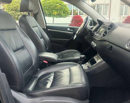 Чорний Фольксваген Тігуан, об'ємом двигуна 2 л та пробігом 260 тис. км за 13000 $, фото 7 на Automoto.ua