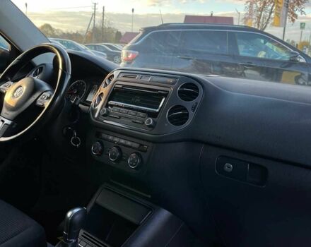 Чорний Фольксваген Тігуан, об'ємом двигуна 2 л та пробігом 200 тис. км за 10999 $, фото 18 на Automoto.ua