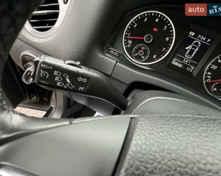 Чорний Фольксваген Тігуан, об'ємом двигуна 1.98 л та пробігом 168 тис. км за 13750 $, фото 78 на Automoto.ua