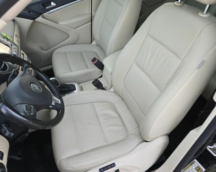 Чорний Фольксваген Тігуан, об'ємом двигуна 2 л та пробігом 194 тис. км за 12499 $, фото 12 на Automoto.ua