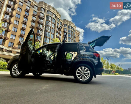 Черный Фольксваген Тигуан, объемом двигателя 1.97 л и пробегом 187 тыс. км за 15350 $, фото 2 на Automoto.ua