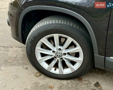 Черный Фольксваген Тигуан, объемом двигателя 1.97 л и пробегом 310 тыс. км за 14500 $, фото 13 на Automoto.ua