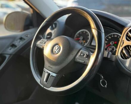 Чорний Фольксваген Тігуан, об'ємом двигуна 2 л та пробігом 200 тис. км за 10999 $, фото 17 на Automoto.ua