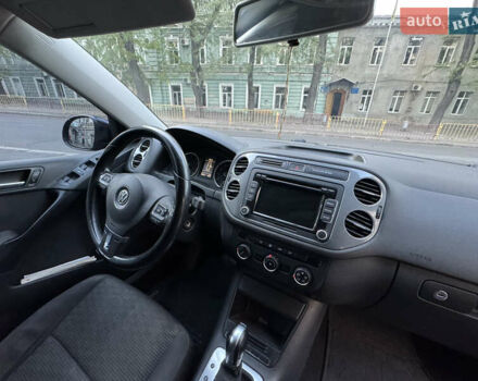 Черный Фольксваген Тигуан, объемом двигателя 1.98 л и пробегом 82 тыс. км за 12800 $, фото 14 на Automoto.ua